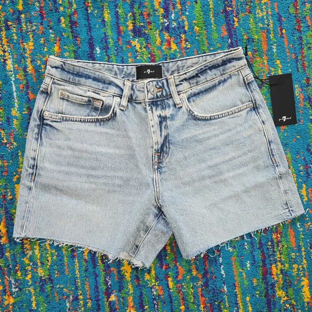 NWT 7 For All Mankind Monroe Long Shorts in Ode To Raw Hem Women Size‎ 27